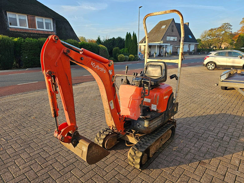 Kubota K008-3 - Minikotró: 2 kép. Kubota K008-3 - Minikotró: 2 kép.