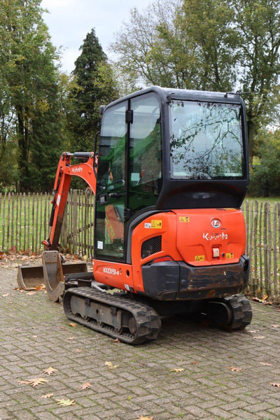 Kubota KX019-4 - Minikotró: 4 kép. Kubota KX019-4 - Minikotró: 4 kép.