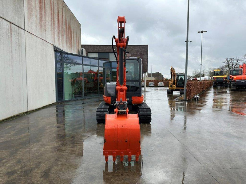 Kubota KX155-3SZ - Lánctalpas kotró: 2 kép. Kubota KX155-3SZ - Lánctalpas kotró: 2 kép.