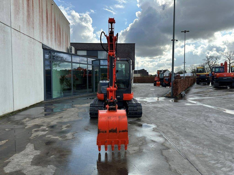 Kubota KX161-3SZ - Lánctalpas kotró: 2 kép. Kubota KX161-3SZ - Lánctalpas kotró: 2 kép.