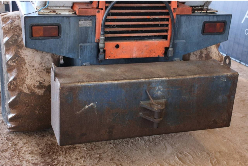 Gumikerekes homlokrakodó Kubota R510: 15 kép. Gumikerekes homlokrakodó Kubota R510: 15 kép.