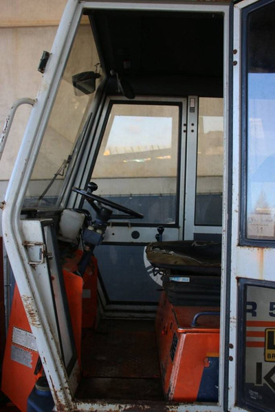 Gumikerekes homlokrakodó Kubota R510: 20 kép. Gumikerekes homlokrakodó Kubota R510: 20 kép.
