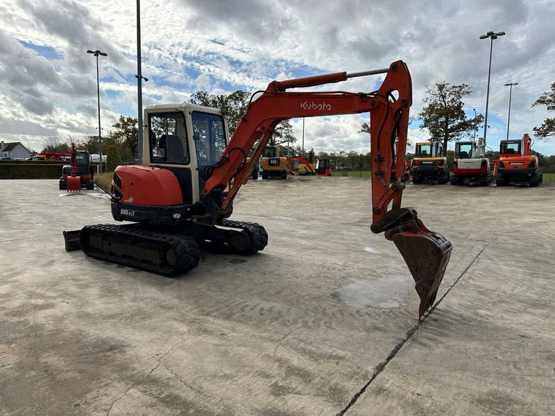 Kubota U-45-3 - Lánctalpas kotró: 3 kép. Kubota U-45-3 - Lánctalpas kotró: 3 kép.