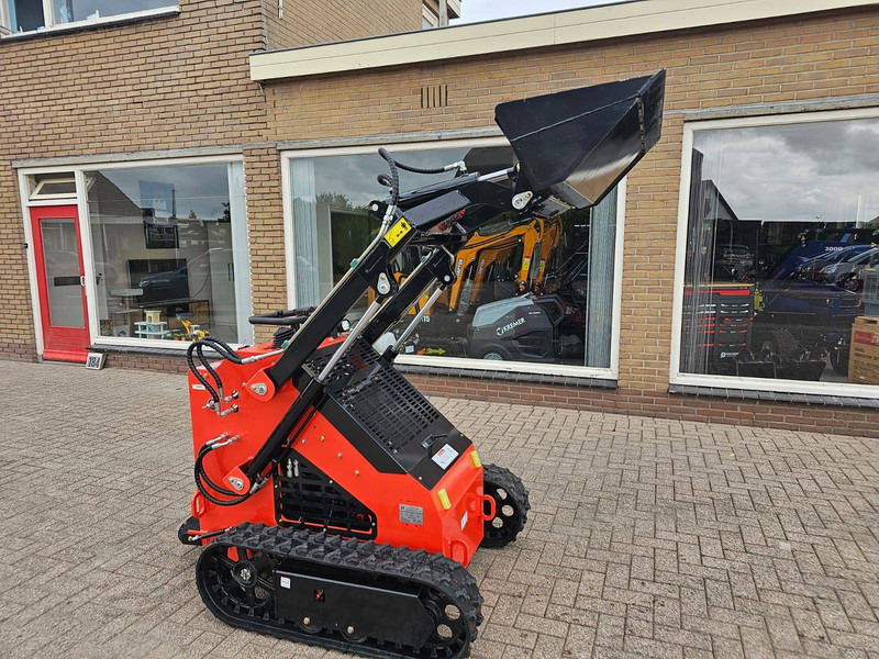 LRT460 - Lánctalpas homlokrakodó: 2 kép. LRT460 - Lánctalpas homlokrakodó: 2 kép.