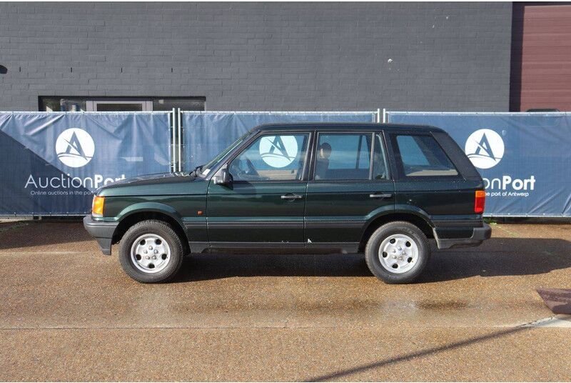 Land Rover Range Rover - Terepjáró/ SUV: 2 kép. Land Rover Range Rover - Terepjáró/ SUV: 2 kép.