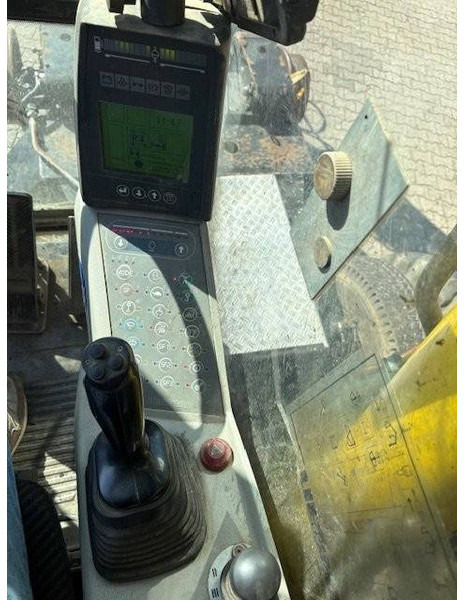 Gumikerekes kotró Liebherr A 900 C ZW: 16 kép. Gumikerekes kotró Liebherr A 900 C ZW: 16 kép.