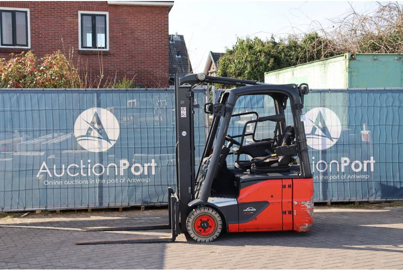 Linde E14-02 - Elektromos targonca: 1 kép. Linde E14-02 - Elektromos targonca: 1 kép.