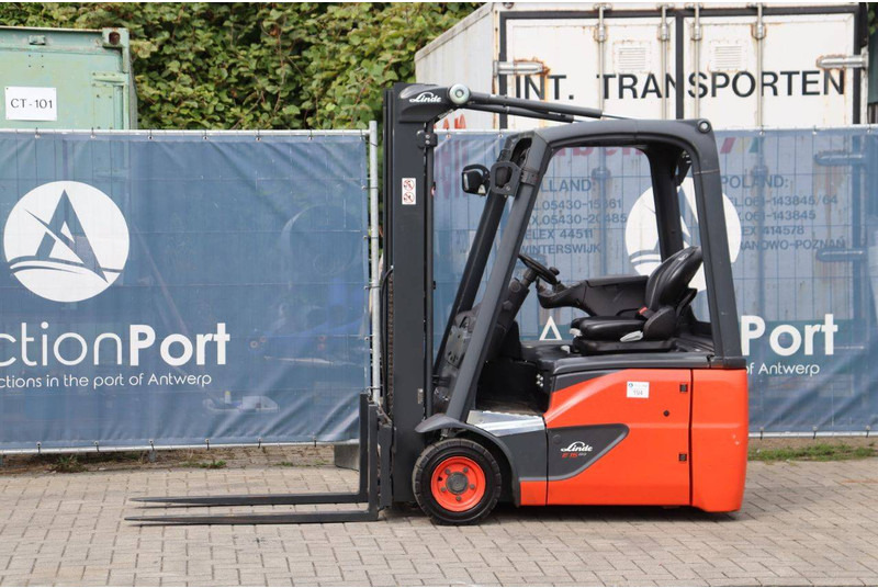 Linde E15-02 - Elektromos targonca: 1 kép. Linde E15-02 - Elektromos targonca: 1 kép.