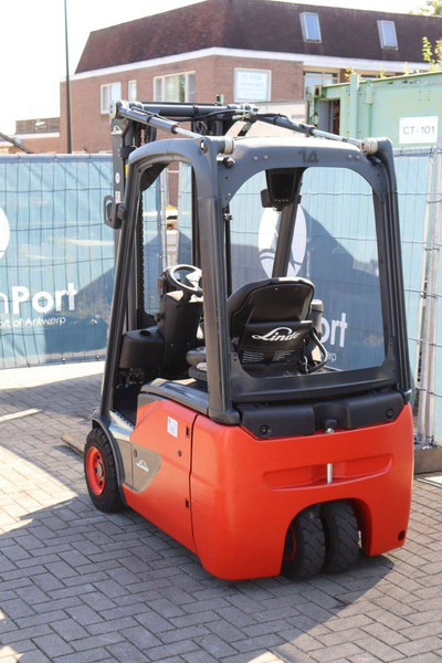Linde E15-02 - Elektromos targonca: 4 kép. Linde E15-02 - Elektromos targonca: 4 kép.