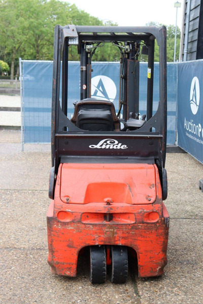 Linde E16-02 - Elektromos targonca: 5 kép. Linde E16-02 - Elektromos targonca: 5 kép.