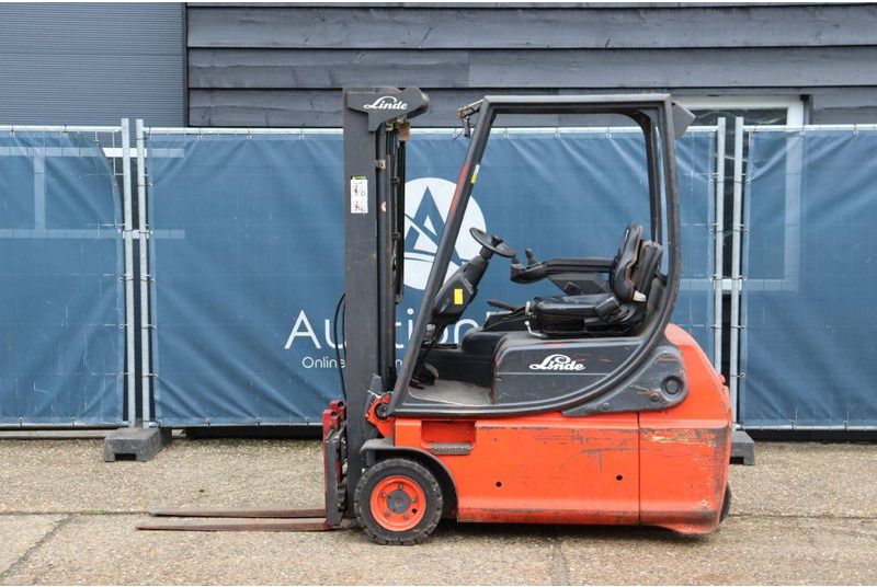 Linde E16-02 - Elektromos targonca: 2 kép. Linde E16-02 - Elektromos targonca: 2 kép.