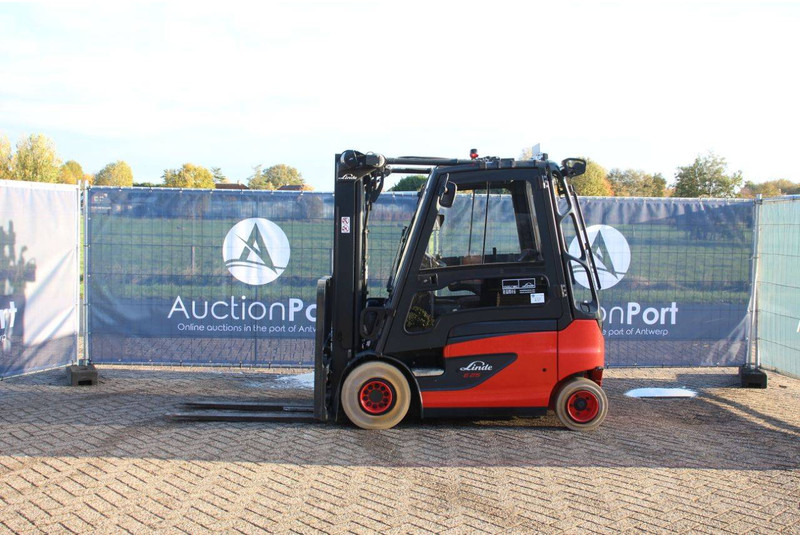 Linde E25-01 - Elektromos targonca: 2 kép. Linde E25-01 - Elektromos targonca: 2 kép.