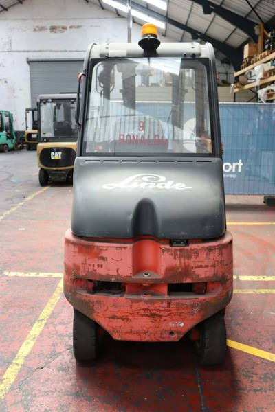 Linde E25-02 - Elektromos targonca: 5 kép. Linde E25-02 - Elektromos targonca: 5 kép.