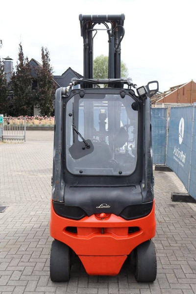 Linde E25L-01 - Elektromos targonca: 5 kép. Linde E25L-01 - Elektromos targonca: 5 kép.