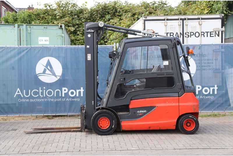 Linde E30L-01 - Elektromos targonca: 2 kép. Linde E30L-01 - Elektromos targonca: 2 kép.