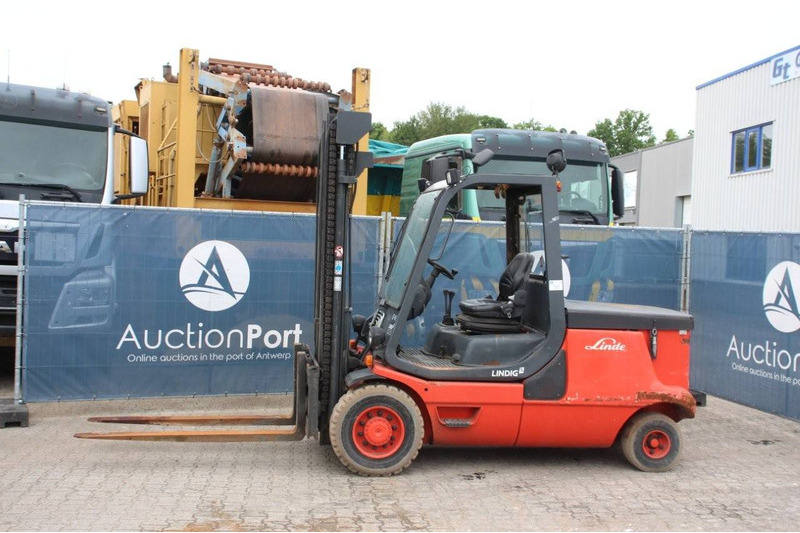 Linde E48P - Elektromos targonca: 1 kép. Linde E48P - Elektromos targonca: 1 kép.