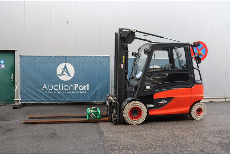 Linde E50HL-01 - Elektromos targonca: 1 kép. Linde E50HL-01 - Elektromos targonca: 1 kép.