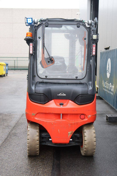 Linde E50HL-01 - Elektromos targonca: 5 kép. Linde E50HL-01 - Elektromos targonca: 5 kép.