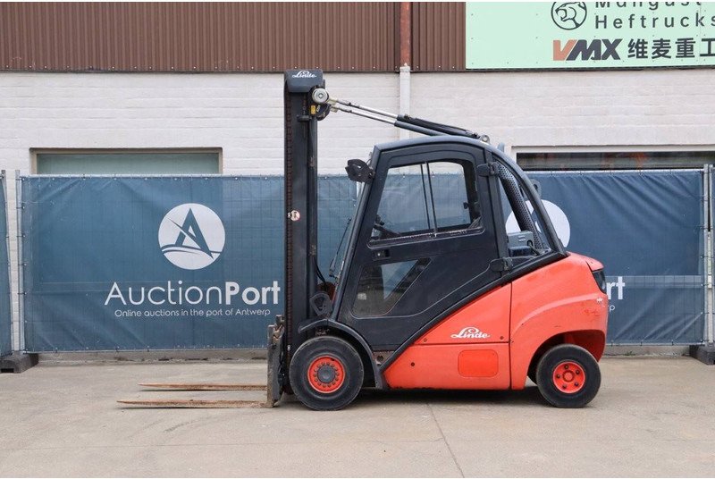 Linde H30D - Dízel targonca: 2 kép. Linde H30D - Dízel targonca: 2 kép.
