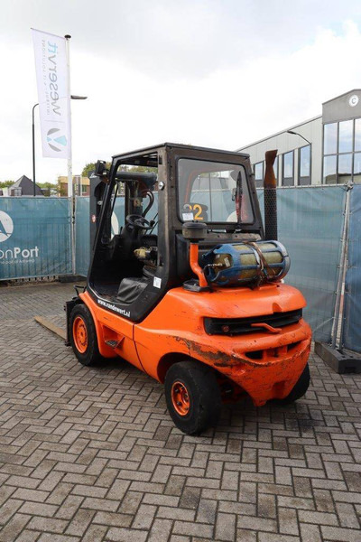 Linde H30T-03 - Gázüzemű targonca: 4 kép. Linde H30T-03 - Gázüzemű targonca: 4 kép.