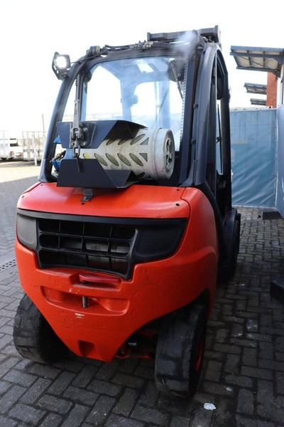 Linde H35T - Gázüzemű targonca: 5 kép. Linde H35T - Gázüzemű targonca: 5 kép.