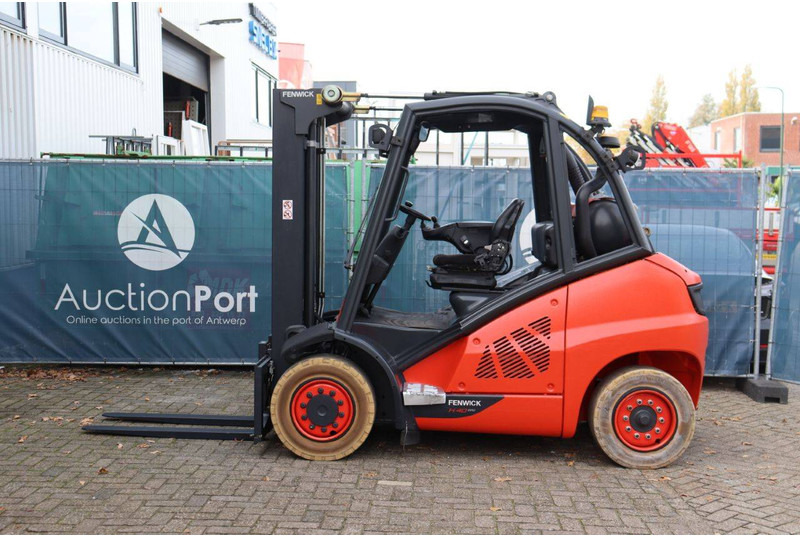 Linde H40T-02 - Gázüzemű targonca: 2 kép. Linde H40T-02 - Gázüzemű targonca: 2 kép.