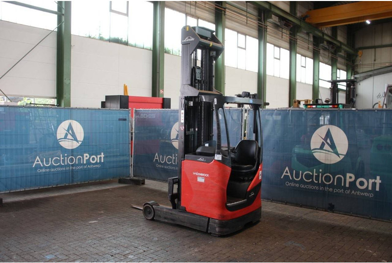 Linde R14-01 - Tolóoszlopos targoncá: 3 kép. Linde R14-01 - Tolóoszlopos targoncá: 3 kép.