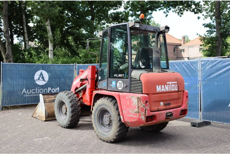 Manitou AL 85 T - Gumikerekes homlokrakodó: 4 kép. Manitou AL 85 T - Gumikerekes homlokrakodó: 4 kép.