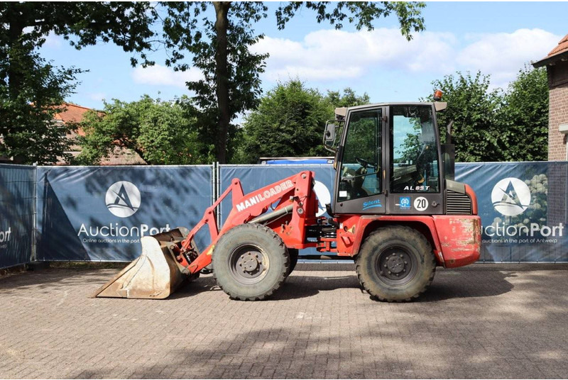 Manitou AL 85 T - Gumikerekes homlokrakodó: 2 kép. Manitou AL 85 T - Gumikerekes homlokrakodó: 2 kép.