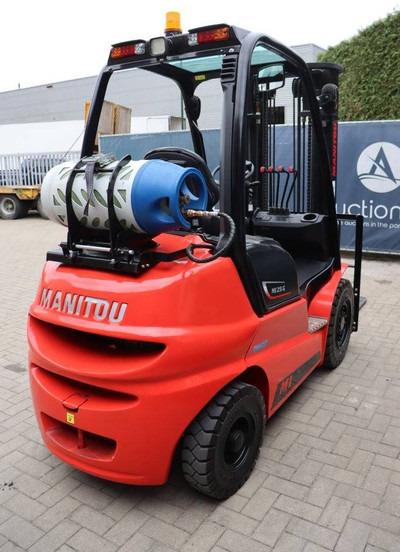 Manitou MI 25 G - Gázüzemű targonca: 5 kép. Manitou MI 25 G - Gázüzemű targonca: 5 kép.