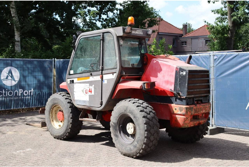 Manitou MLT 524 - Teleszkópos rakodó: 4 kép. Manitou MLT 524 - Teleszkópos rakodó: 4 kép.