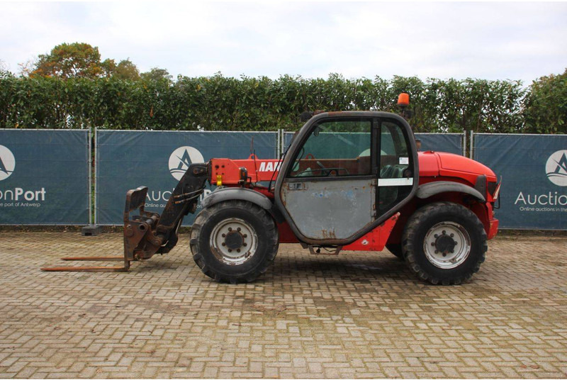 Manitou MLT 627 T - Teleszkópos rakodó: 2 kép. Manitou MLT 627 T - Teleszkópos rakodó: 2 kép.