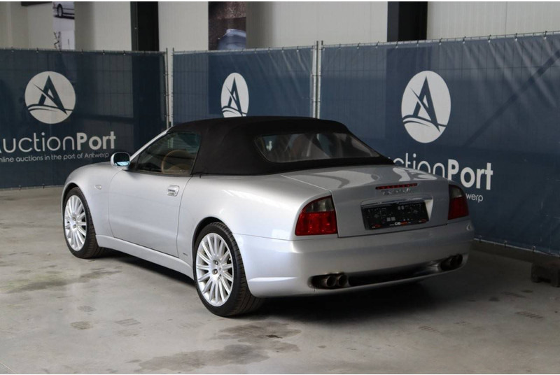 Maserati Spyder - Szedán: 4 kép. Maserati Spyder - Szedán: 4 kép.