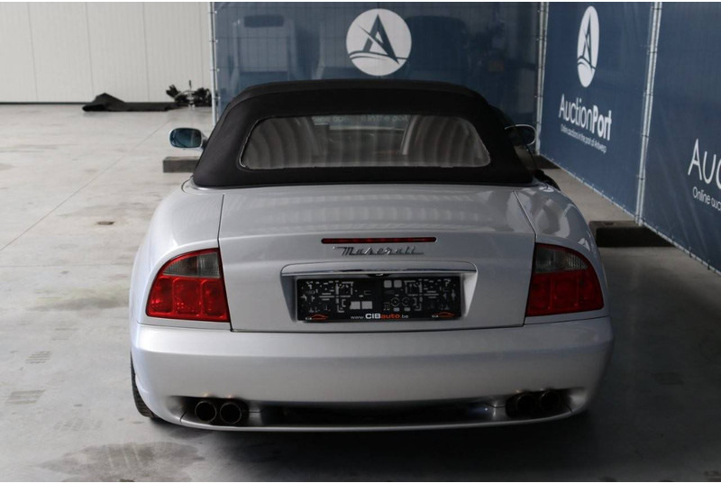 Maserati Spyder - Szedán: 5 kép. Maserati Spyder - Szedán: 5 kép.