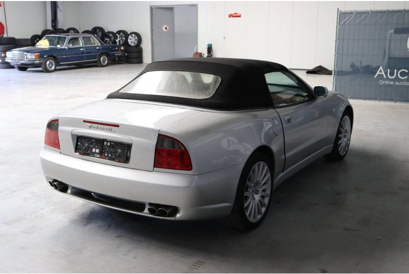 Maserati Spyder - Szedán: 5 kép. Maserati Spyder - Szedán: 5 kép.