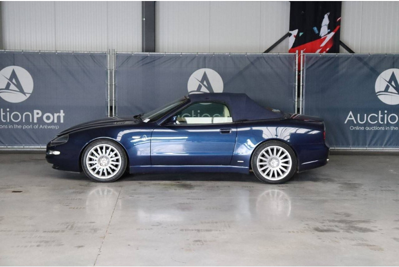 Maserati Spyder - Szedán: 2 kép. Maserati Spyder - Szedán: 2 kép.