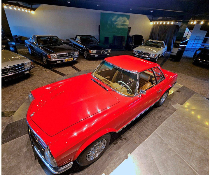 Mercedes-Benz 200-serie 250 SL 'Pagode' - Szedán: 5 kép. Mercedes-Benz 200-serie 250 SL 'Pagode' - Szedán: 5 kép.