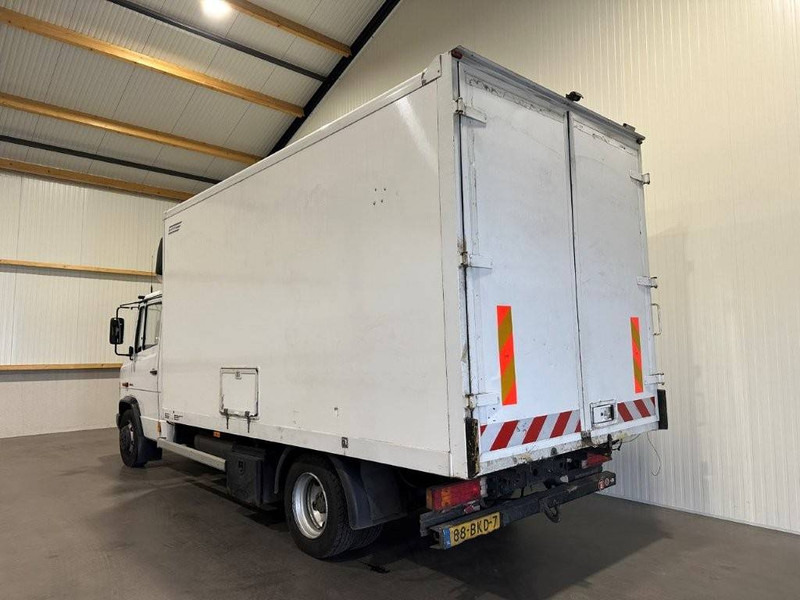 Mercedes-Benz 816 D - Dobozos felépítményű teherautó: 3 kép. Mercedes-Benz 816 D - Dobozos felépítményű teherautó: 3 kép.