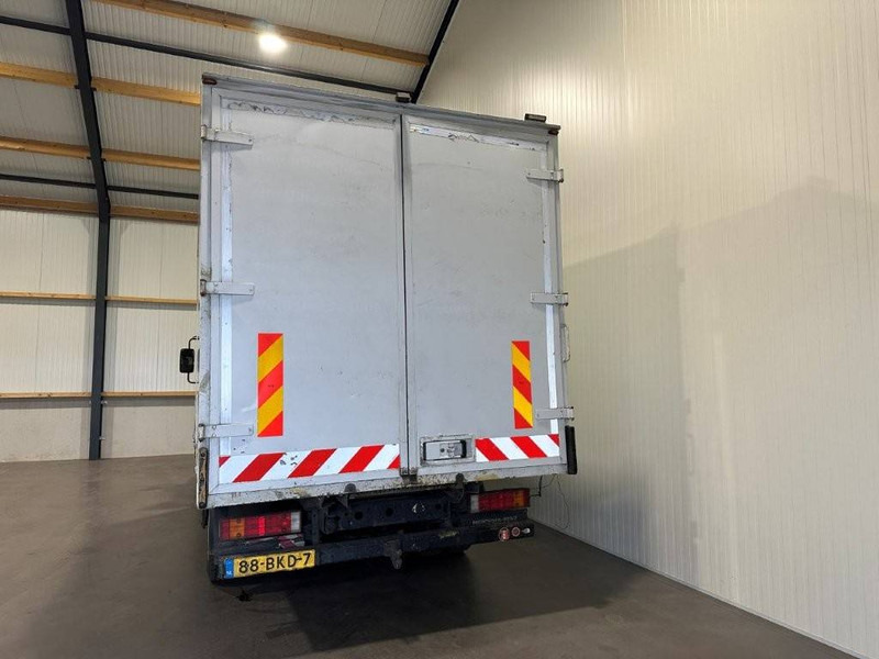 Mercedes-Benz 816 D - Dobozos felépítményű teherautó: 4 kép. Mercedes-Benz 816 D - Dobozos felépítményű teherautó: 4 kép.