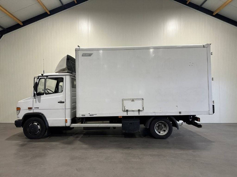 Mercedes-Benz 816 D - Dobozos felépítményű teherautó: 2 kép. Mercedes-Benz 816 D - Dobozos felépítményű teherautó: 2 kép.