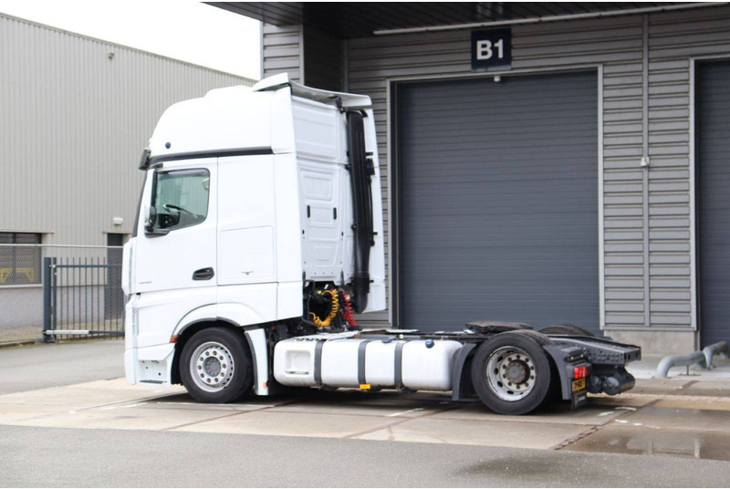 Mercedes-Benz ACTROS - Alvaz teherautó: 3 kép. Mercedes-Benz ACTROS - Alvaz teherautó: 3 kép.