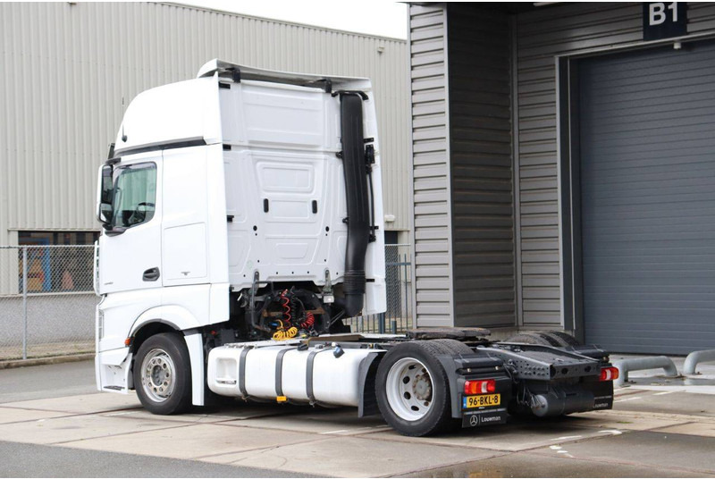 Mercedes-Benz Actros - Alvaz teherautó: 4 kép. Mercedes-Benz Actros - Alvaz teherautó: 4 kép.