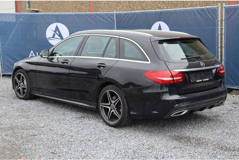 Mercedes-Benz C-Klasse 180 D - Szedán: 4 kép. Mercedes-Benz C-Klasse 180 D - Szedán: 4 kép.