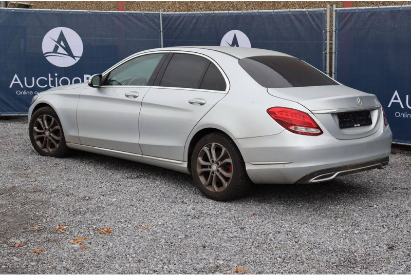 Mercedes-Benz C-Klasse 200 - Szedán: 4 kép. Mercedes-Benz C-Klasse 200 - Szedán: 4 kép.