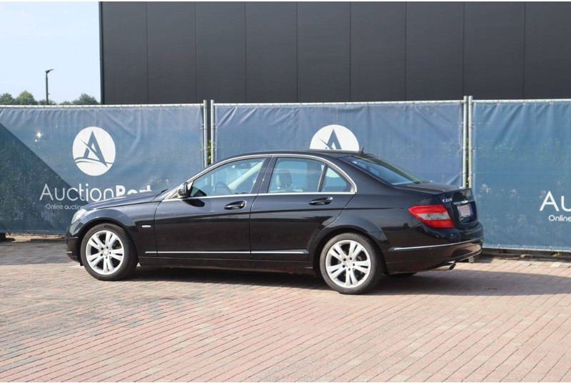 Mercedes-Benz C-Klasse 220 CDI - Szedán: 3 kép. Mercedes-Benz C-Klasse 220 CDI - Szedán: 3 kép.