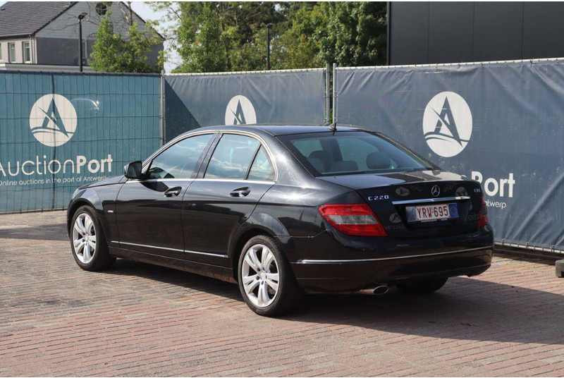 Mercedes-Benz C-Klasse 220 CDI - Szedán: 4 kép. Mercedes-Benz C-Klasse 220 CDI - Szedán: 4 kép.