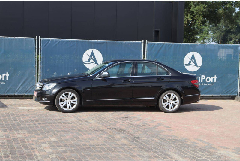 Mercedes-Benz C-Klasse 220 CDI - Szedán: 1 kép. Mercedes-Benz C-Klasse 220 CDI - Szedán: 1 kép.