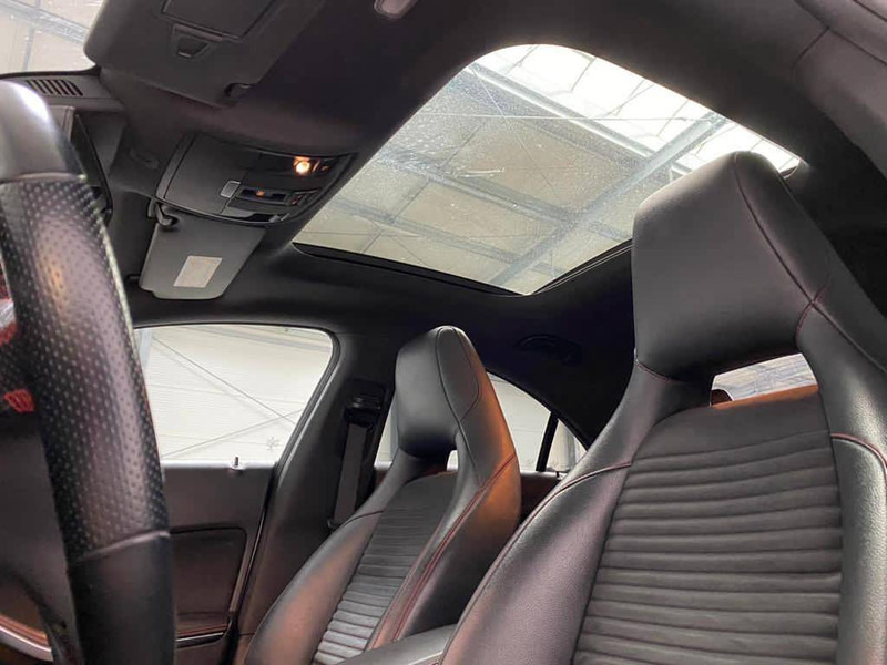 Mercedes-Benz CLA-Klasse 220 CDI - Autó: 3 kép. Mercedes-Benz CLA-Klasse 220 CDI - Autó: 3 kép.
