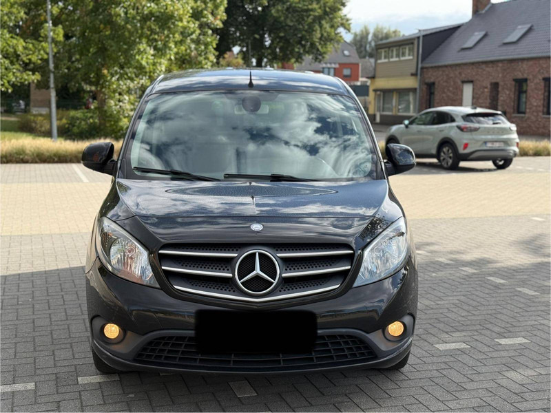 Mercedes-Benz Citan 111 CDI - Szedán: 5 kép. Mercedes-Benz Citan 111 CDI - Szedán: 5 kép.