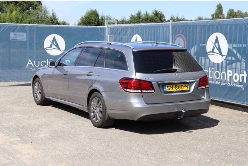 Mercedes-Benz E-Klasse 200 CDI - Autó: 4 kép. Mercedes-Benz E-Klasse 200 CDI - Autó: 4 kép.